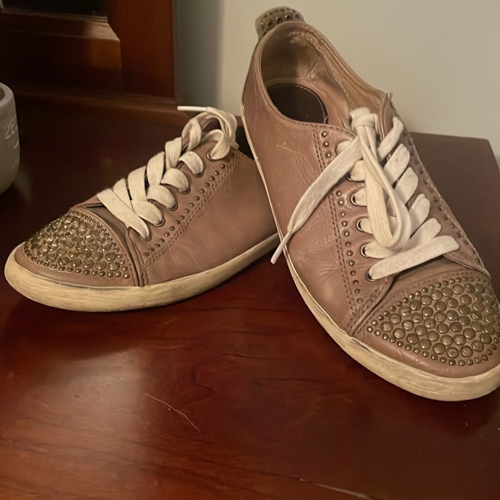 Frye Kira studded low leather tennis shoes 8 brown